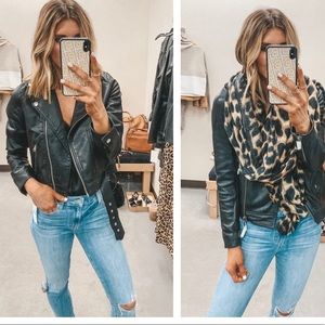 Treasure & Bond distressed skinny jeans